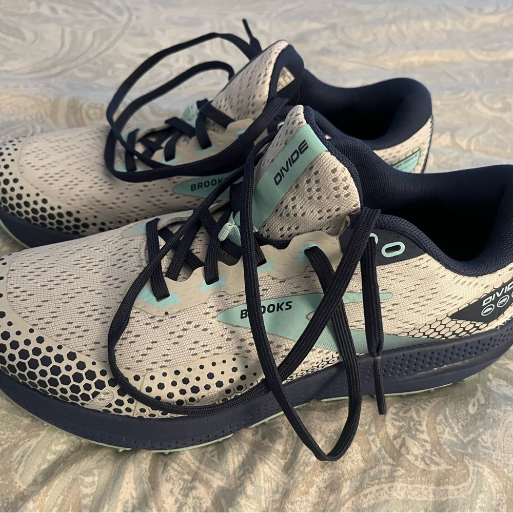 Brooks women’s sneakers, size 8